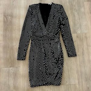 Shoulder padded sequin dress! Low cut and sexy. Absolutely love this dress. USA